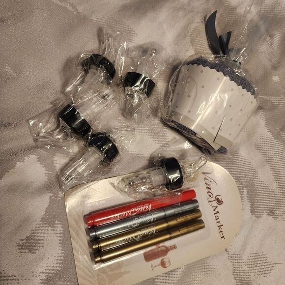 Wine Accessory Kit. Pens, 5 stoppers, towel. NEW. Perfect gift or accessory!‎ - Picture 5 of 7